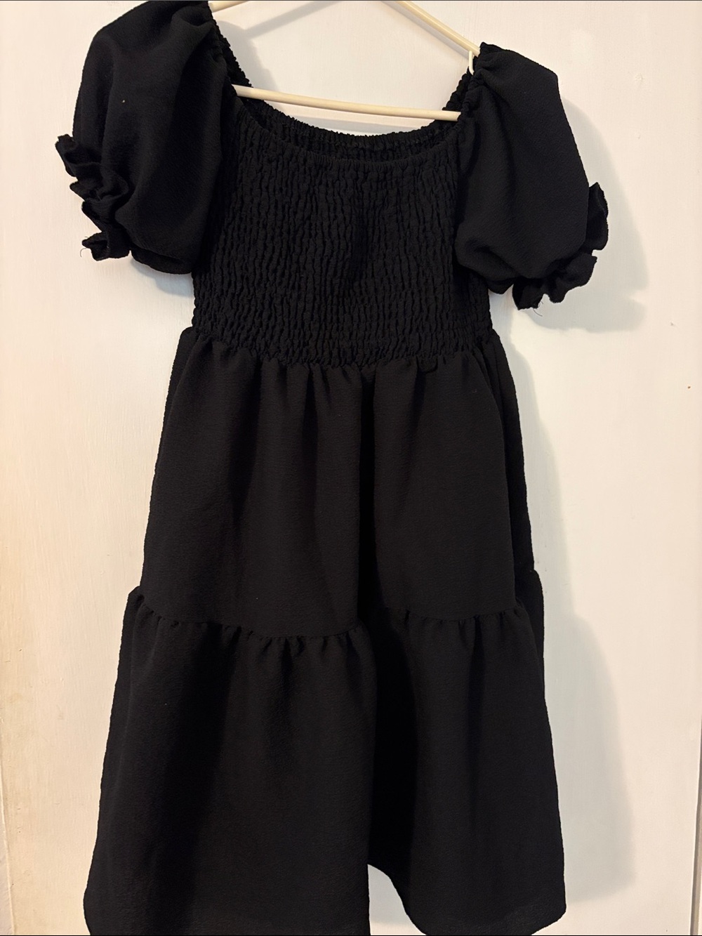Women’s Large Black Puff-Sleeve Dress